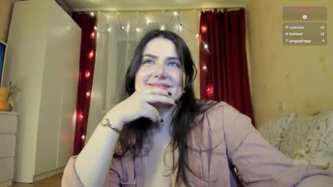 Snapshot of cutie_pearl chatting on 31, 10, 2025 Pearl online show from 31, 10, 2025