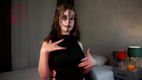 Nicole online show from 31, 10, 2025