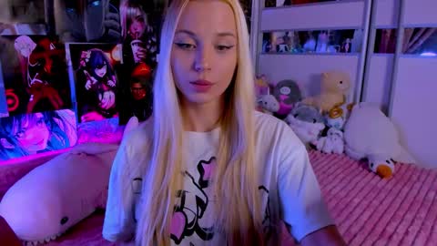 Snapshot of cuttie_ponyy chatting on 28, 10, 2025 Nora online show from 28, 10, 2025