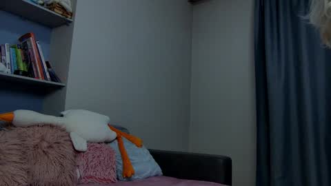 cuttiebunny online show from 5, 1, 2025