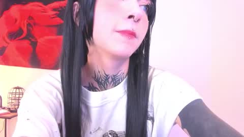 Snapshot of cyberia____________________ chatting on 4, 11, 2025 cel I am independent Help me reach 200 thumbs up uwu online show from 4, 11, 2025