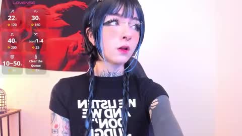 Snapshot of cyberia____________________ chatting on 26, 11, 2025 cel I am independent Help me reach 200 thumbs up uwu online show from 26, 11, 2025