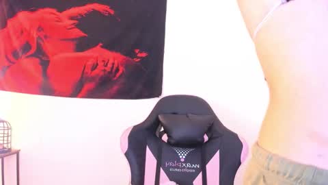 Snapshot of cyberia____________________ chatting on 3, 12, 2025 cel I am independent Help me reach 200 thumbs up uwu online show from 3, 12, 2025