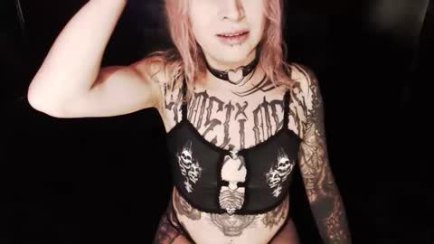 Snapshot of cybertrouble_ chatting on 26, 10, 2025 Nikki online show from 26, 10, 2025