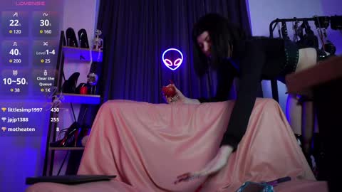 Lily Goddess online show from 5, 12, 2024