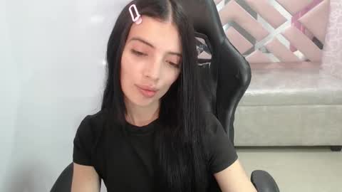 CINTIA ARAUJO online show from 9, 11, 2025