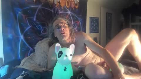 Andrew Thomas online show from 21, 10, 2025