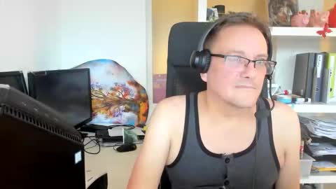 Snapshot of d_i_v_i_t_i_a_c_u_s chatting on 1, 12, 2025 d_i_v_i_t_i_a_c_u_s online show from 1, 12, 2025