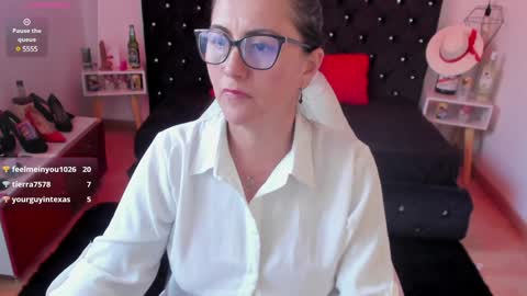 Mia  online show from 14, 1, 2025