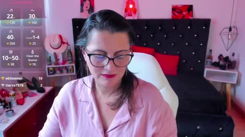 Mia  online show from 15, 1, 2025