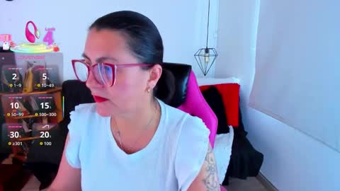 Mia  online show from 4, 11, 2025