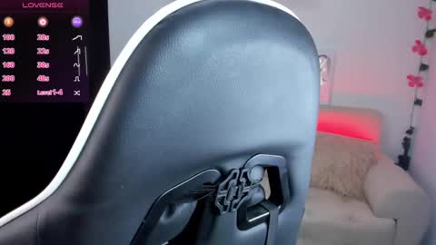 Ailyn  online show from 2, 10, 2025