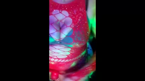 Daddett iS Wett online show from 4, 2, 2026