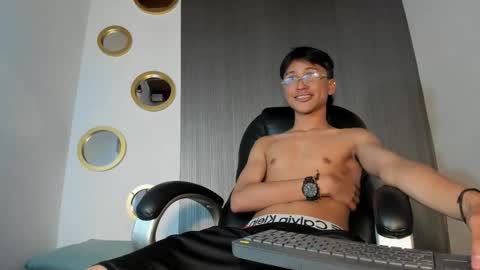 Snapshot of daddy_darcks chatting on 13, 10, 2025 daddy_darcks online show from 13, 10, 2025