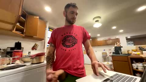 Snapshot of daddydic120402 chatting on 19, 11, 2025 daddydic120402 online show from 19, 11, 2025