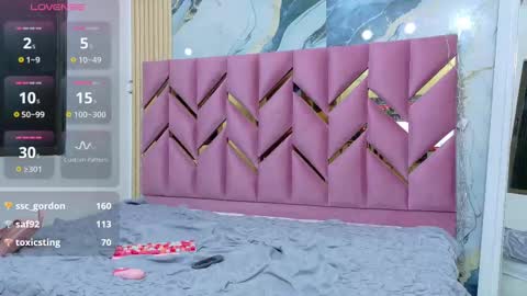 Snapshot of daddyissuesss_ chatting on 8, 10, 2025 JAZMIN online show from 8, 10, 2025