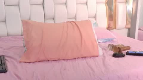 Snapshot of daddyissuesss_ chatting on 21, 11, 2025 JAZMIN online show from 21, 11, 2025