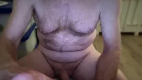 Snapshot of daddykumfuk chatting on 17, 12, 2025 daddykumfuk online show from 17, 12, 2025