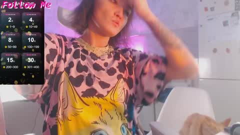 Tracey and Eve purple online show from 21, 12, 2024