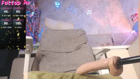 Tracey and Eve purple online show from 21, 1, 2025