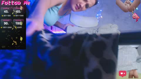 Tracey and Eve purple online show from 5, 2, 2025