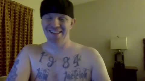 Snapshot of daddyownsyouwhore84 chatting on 28, 11, 2025 daddyownsyouwhore84 online show from 28, 11, 2025