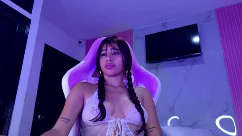 Snapshot of dafne17_ chatting on 28, 11, 2025 Dafne online show from 28, 11, 2025