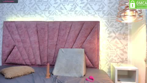 dafnee_e online show from 19, 12, 2024
