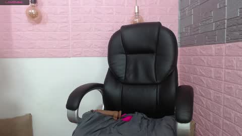 dafnee_e online show from 24, 1, 2025