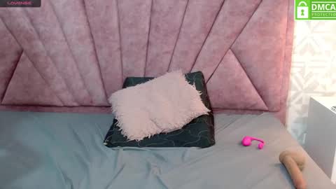dafnee_e online show from 15, 2, 2025