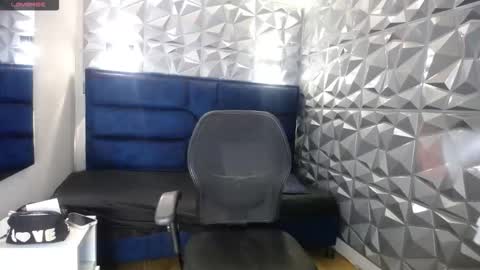 dafnee_e online show from 10, 9, 2025
