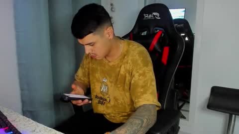 Snapshot of dage_19 chatting on 22, 10, 2025 my name is Jhon and I live in colombia online show from 22, 10, 2025