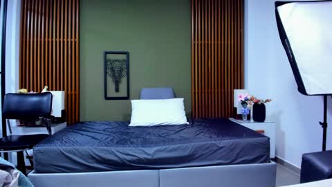  Dahiana  online show from 19, 12, 2024