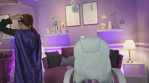 Dahlia Grey online show from 30, 10, 2025