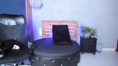 daiisy_kiss online show from 4, 10, 2025