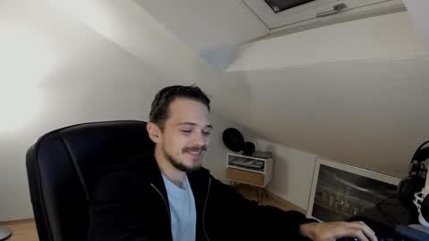 Snapshot of daimon_hall chatting on 22, 10, 2025 Daimon online show from 22, 10, 2025