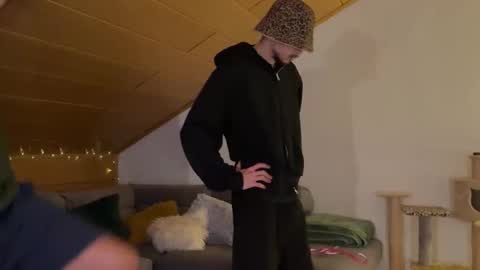 Snapshot of daimon_hall chatting on 20, 11, 2025 Daimon online show from 20, 11, 2025