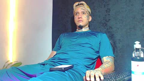 Daimond hope666 online show from 1, 1, 2025