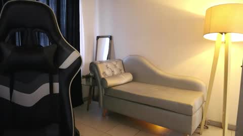 Lauren            online show from 11, 11, 2025