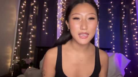 Daisy Kim online show from 18, 2, 2025
