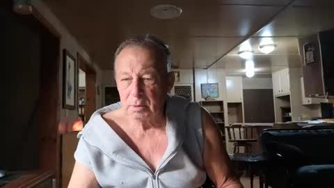 Snapshot of dakit2 chatting on 28, 10, 2025 dakit online show from 28, 10, 2025