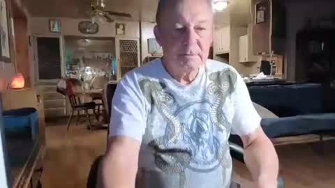 Snapshot of dakit2 chatting on 16, 11, 2025 dakit online show from 16, 11, 2025