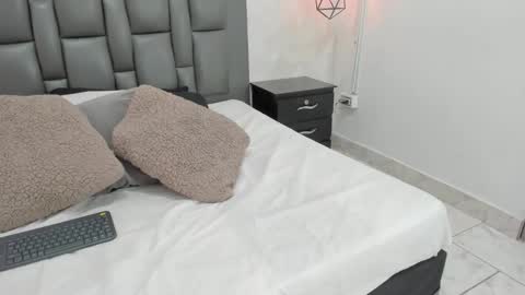 Dakota  online show from 15, 11, 2025