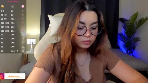 dakottaa__ online show from 6, 10, 2025
