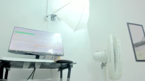 Snapshot of dalia_2 chatting on 23, 10, 2025 Ren online show from 23, 10, 2025