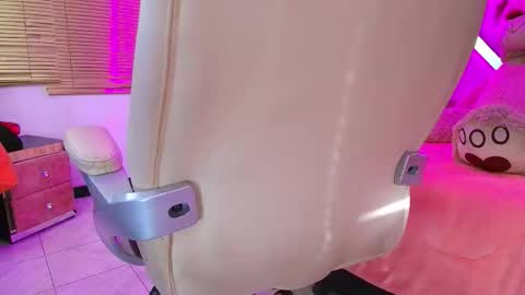 Daliia    online show from 2, 12, 2025