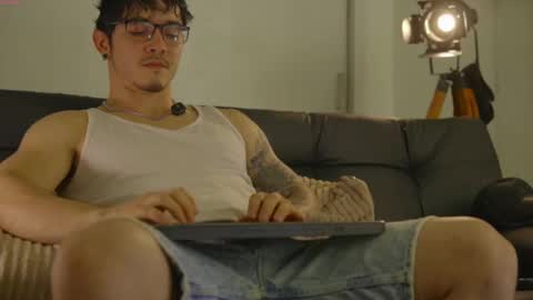 insta damn8   --------  online show from 17, 10, 2025