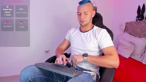 Snapshot of damon_baker0 chatting on 4, 11, 2025 Damon bakert online show from 4, 11, 2025