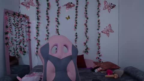 Snapshot of dana_gh chatting on 27, 10, 2025 dana online show from 27, 10, 2025