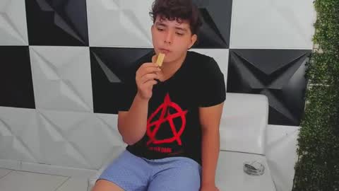 Snapshot of dani_cumboy chatting on 9, 10, 2025 dani_cumboy online show from 9, 10, 2025